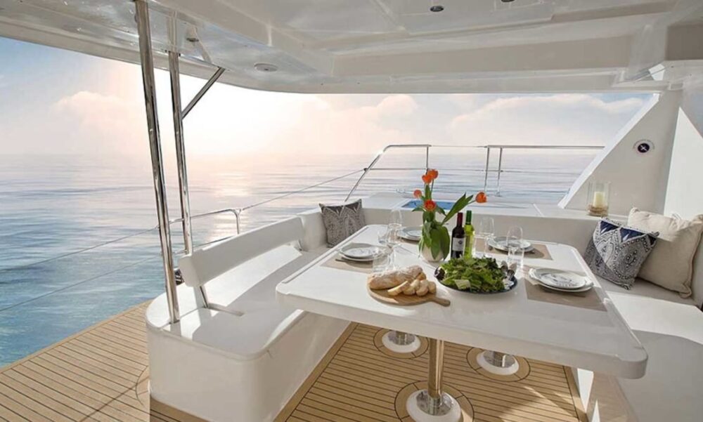 Charter 51' Power Catamaran in Phuket, Thailand - Imagen 11